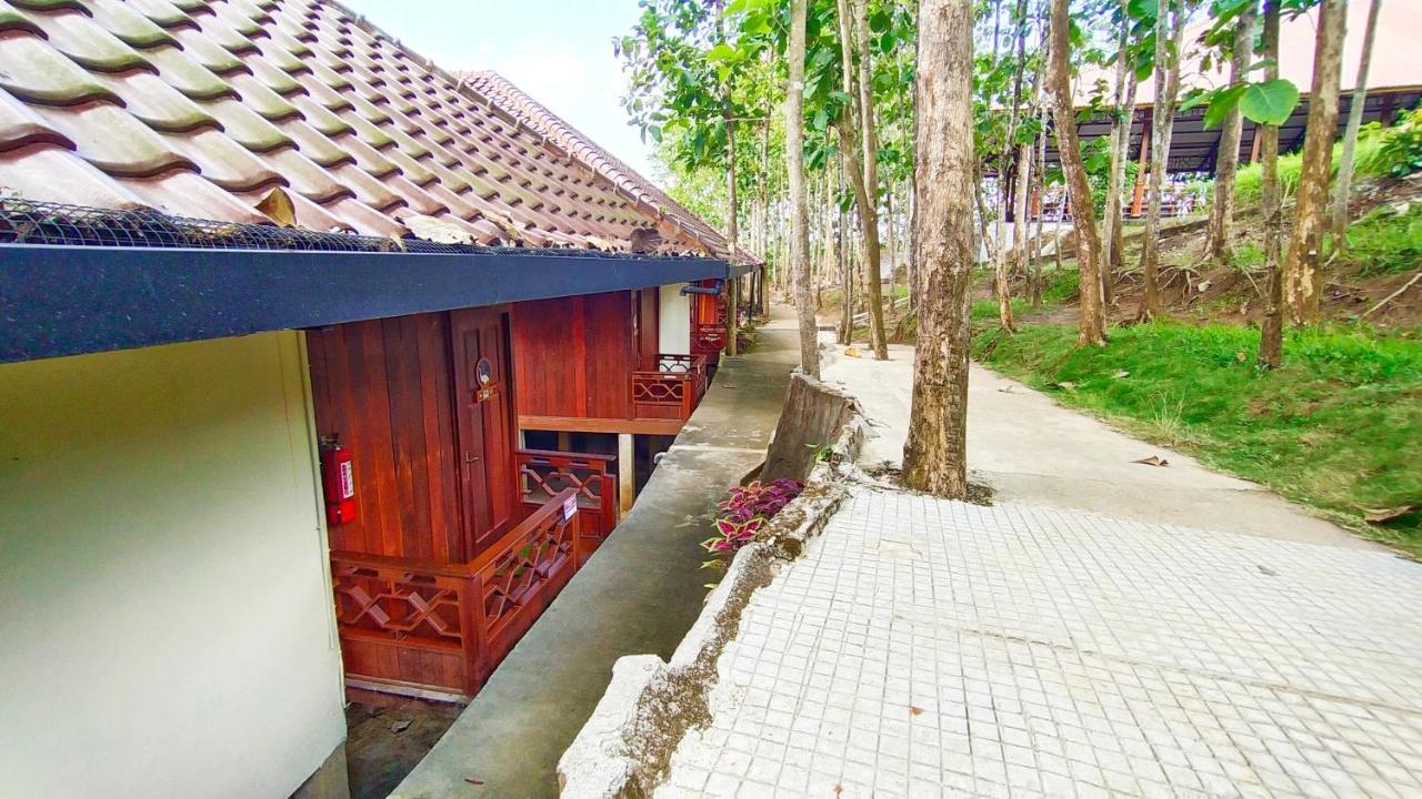 Kasuari Exotic Resort Magelang Buitenkant foto