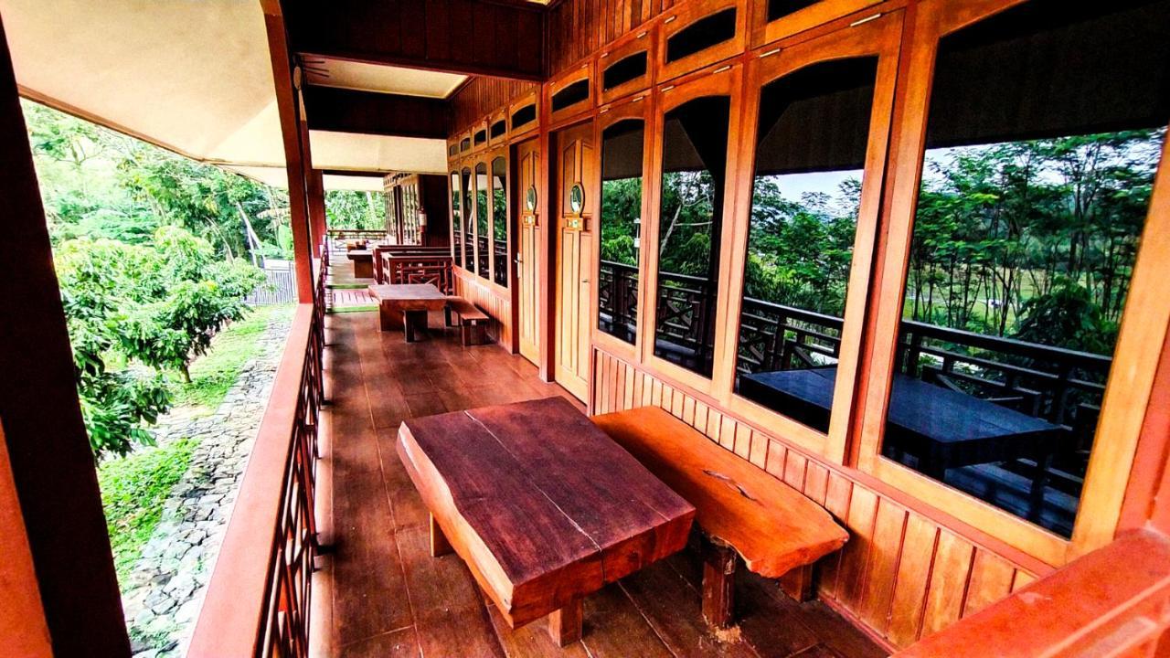 Kasuari Exotic Resort Magelang Buitenkant foto